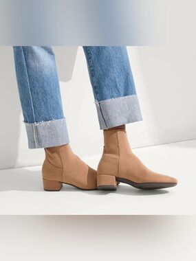 Rothy’s The Classic Boot in tan size 5.5